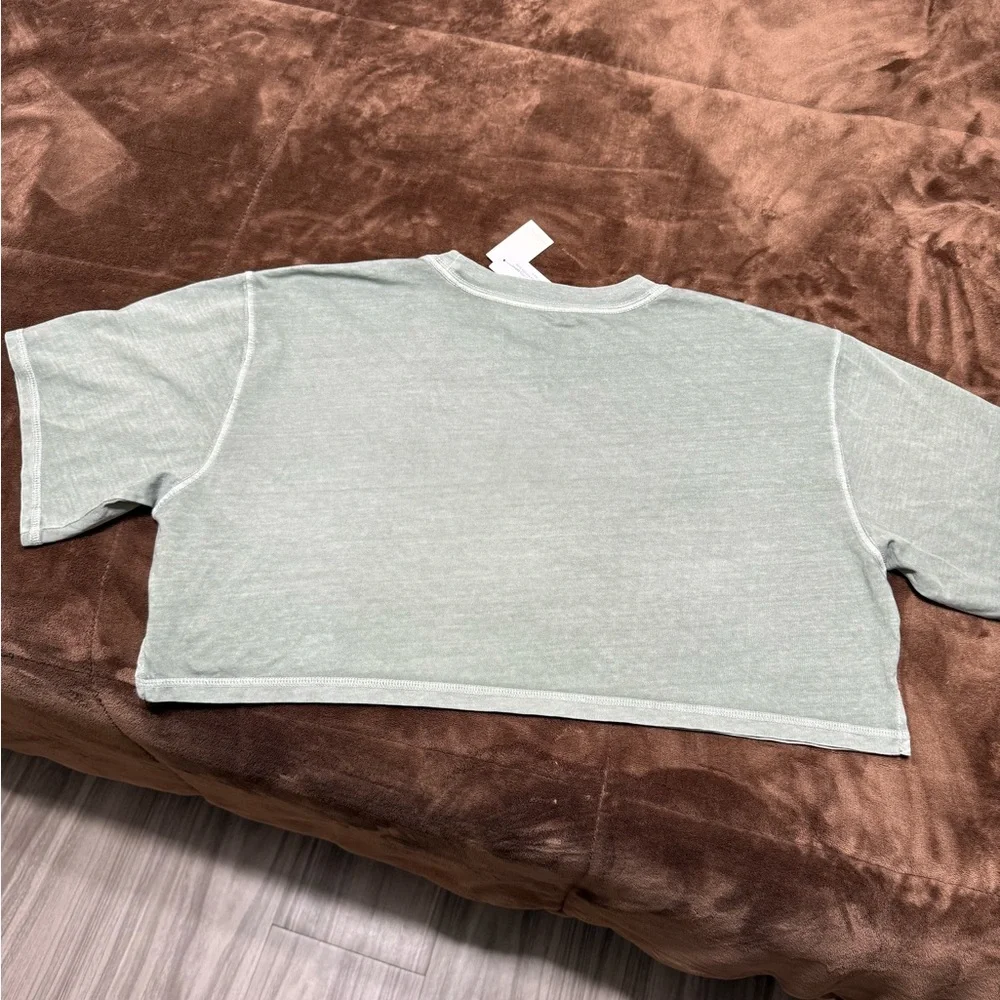 NWT woman’s size medium oversized Aeropostale cropped tshirt - Picture 5 of 9